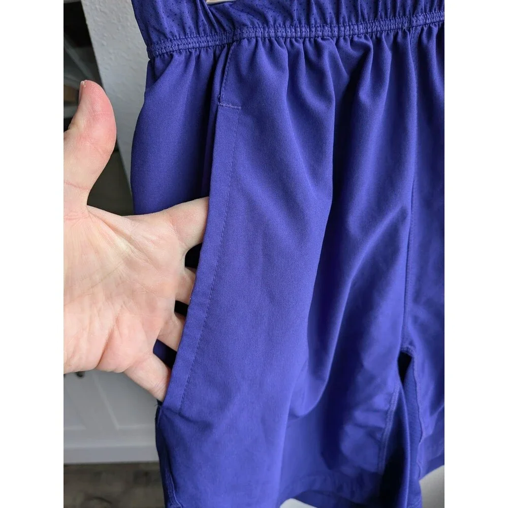 Adidas UWashington Huskies Team Issue Training Shorts Men’s Small Purple